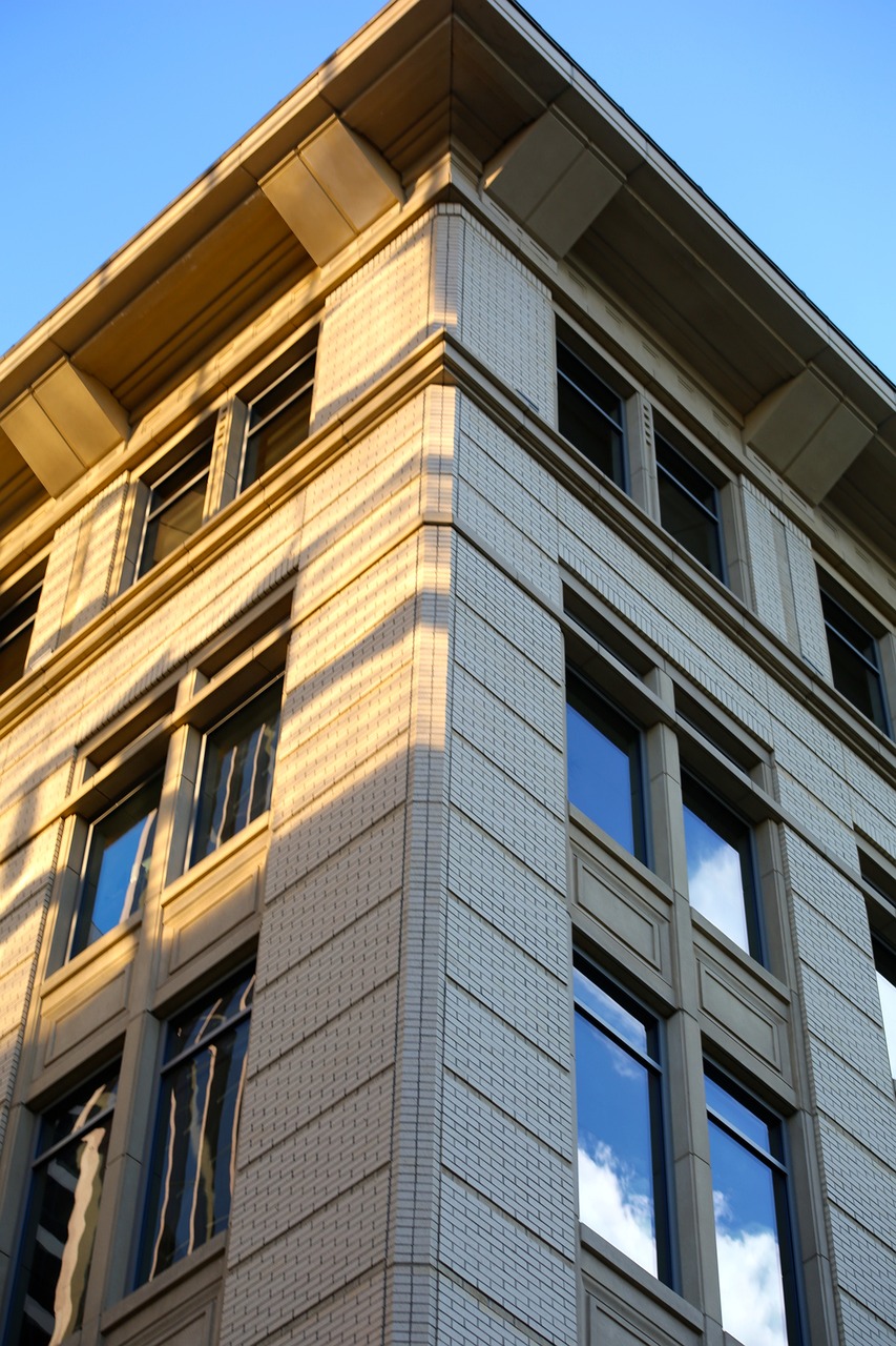 老公房加装电梯最新进展,推动城市更新,实现居民福祉双赢局面