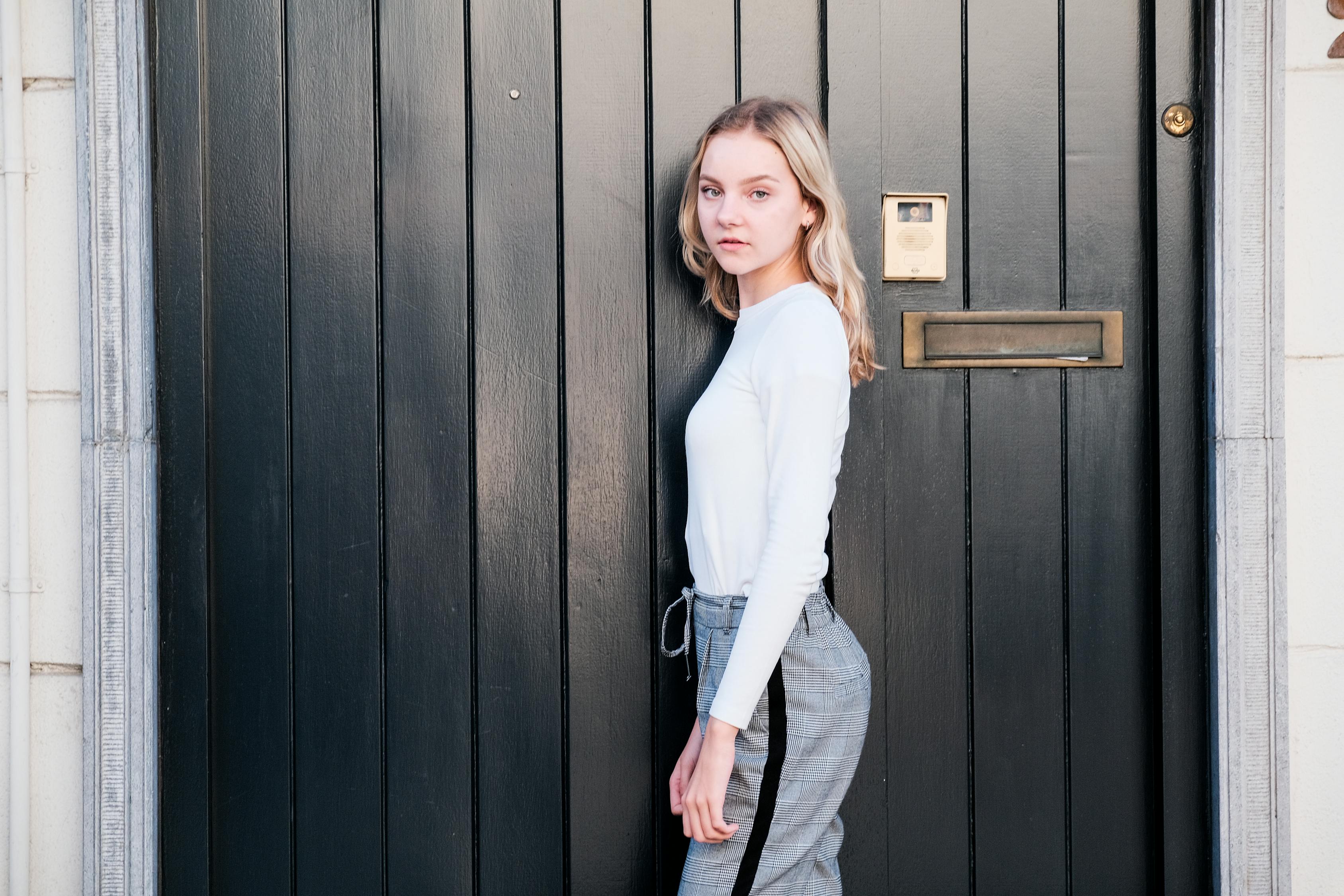 刘雯最新时装秀璀璨瞬间,时尚巅峰的亮相