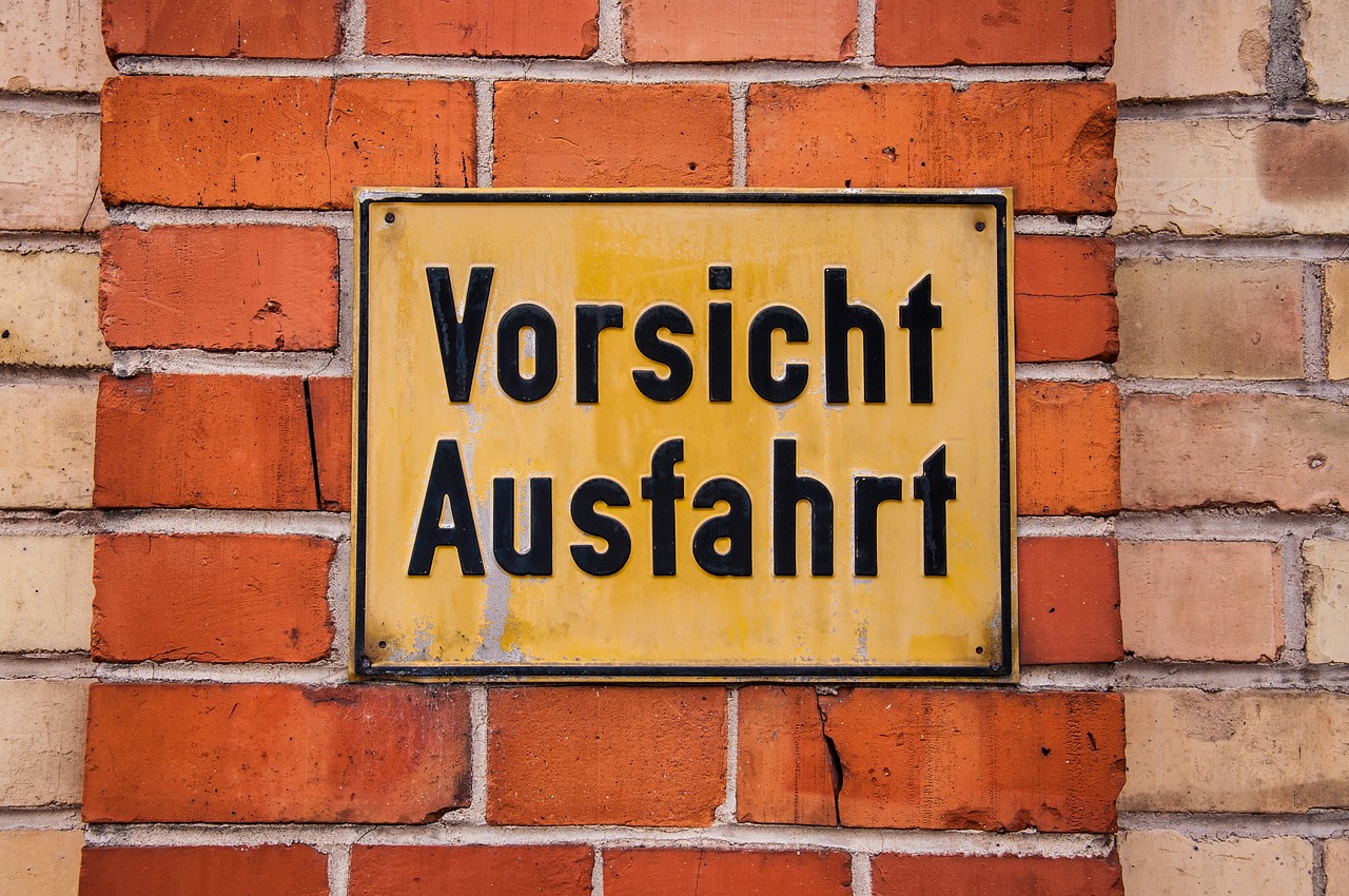 涩电影,边缘探索与警示的警示信号