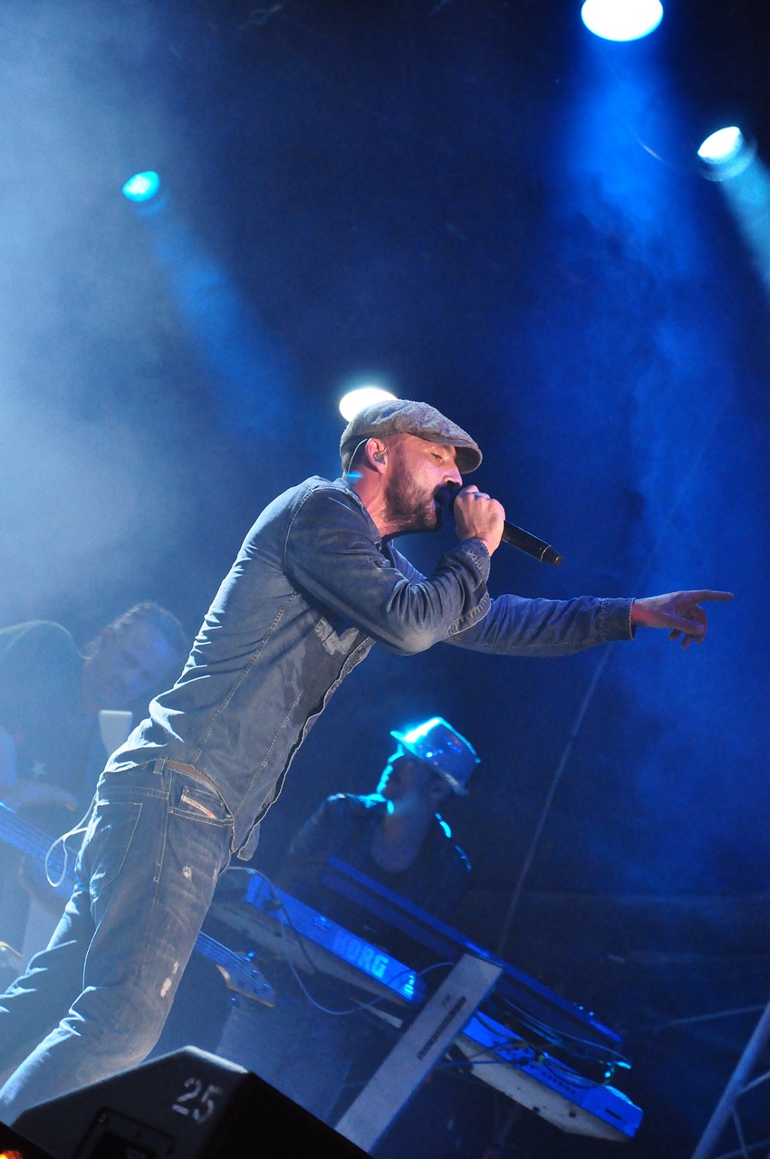 演员曹明,艺术之路璀璨闪耀,荧幕上的闪耀之星