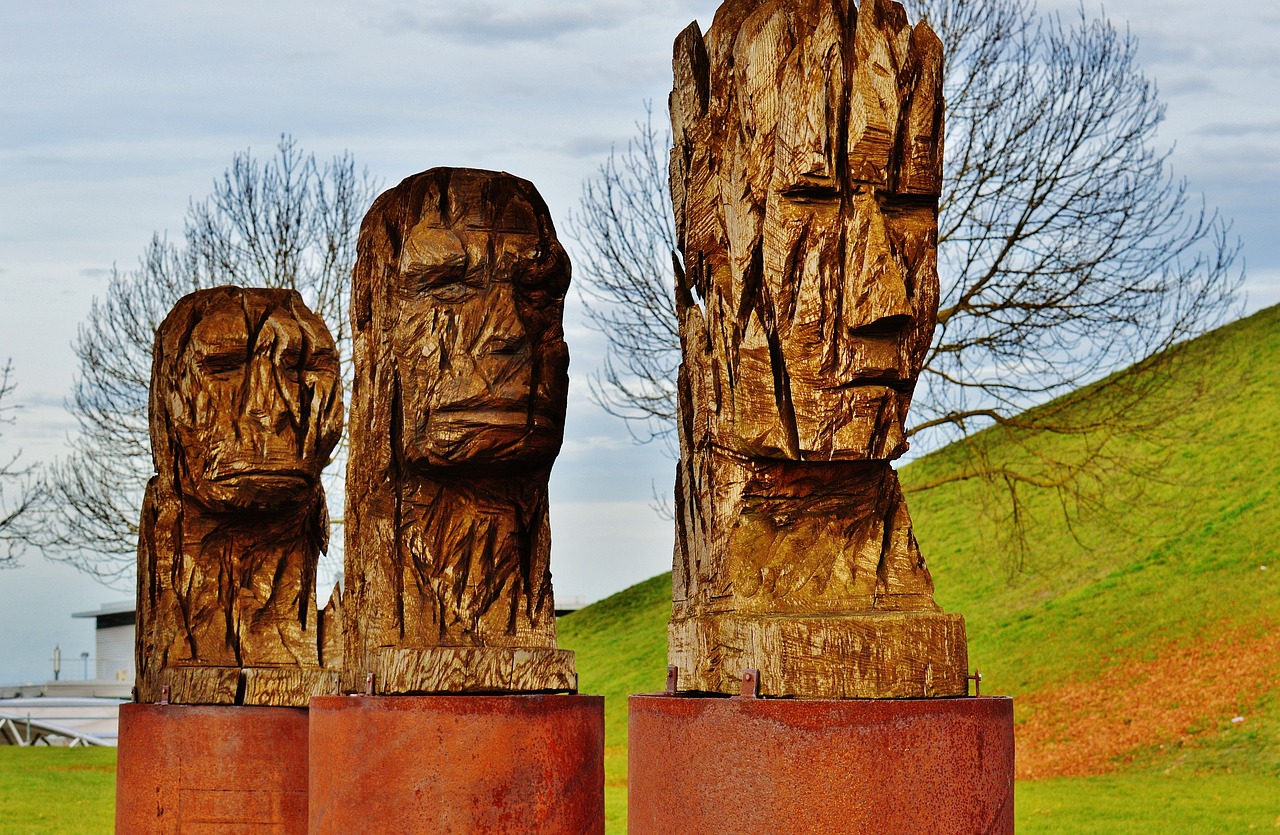 崖柏根雕价格,艺术价值与市场表现的探讨