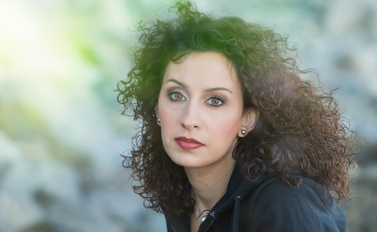 探索时尚魅力之旅,2017流行长发色彩趋势揭秘