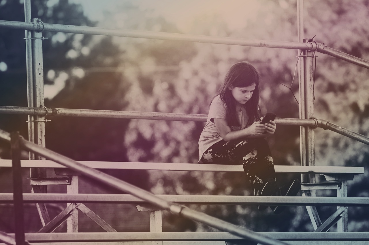 没有父母的明星,逆境中的闪耀人生