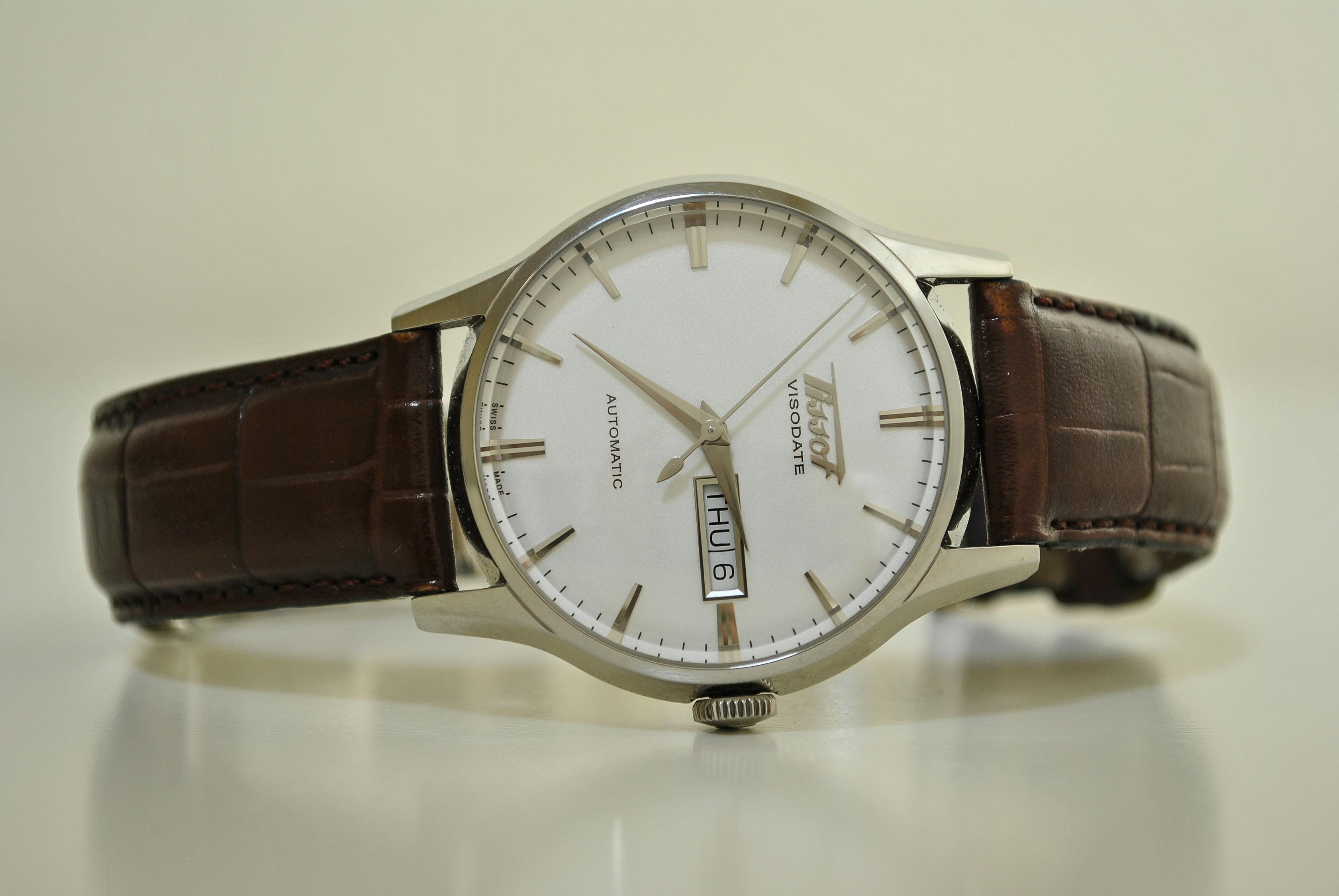 天梭新款手表亮相,时尚潮流引领,精湛工艺展现风采