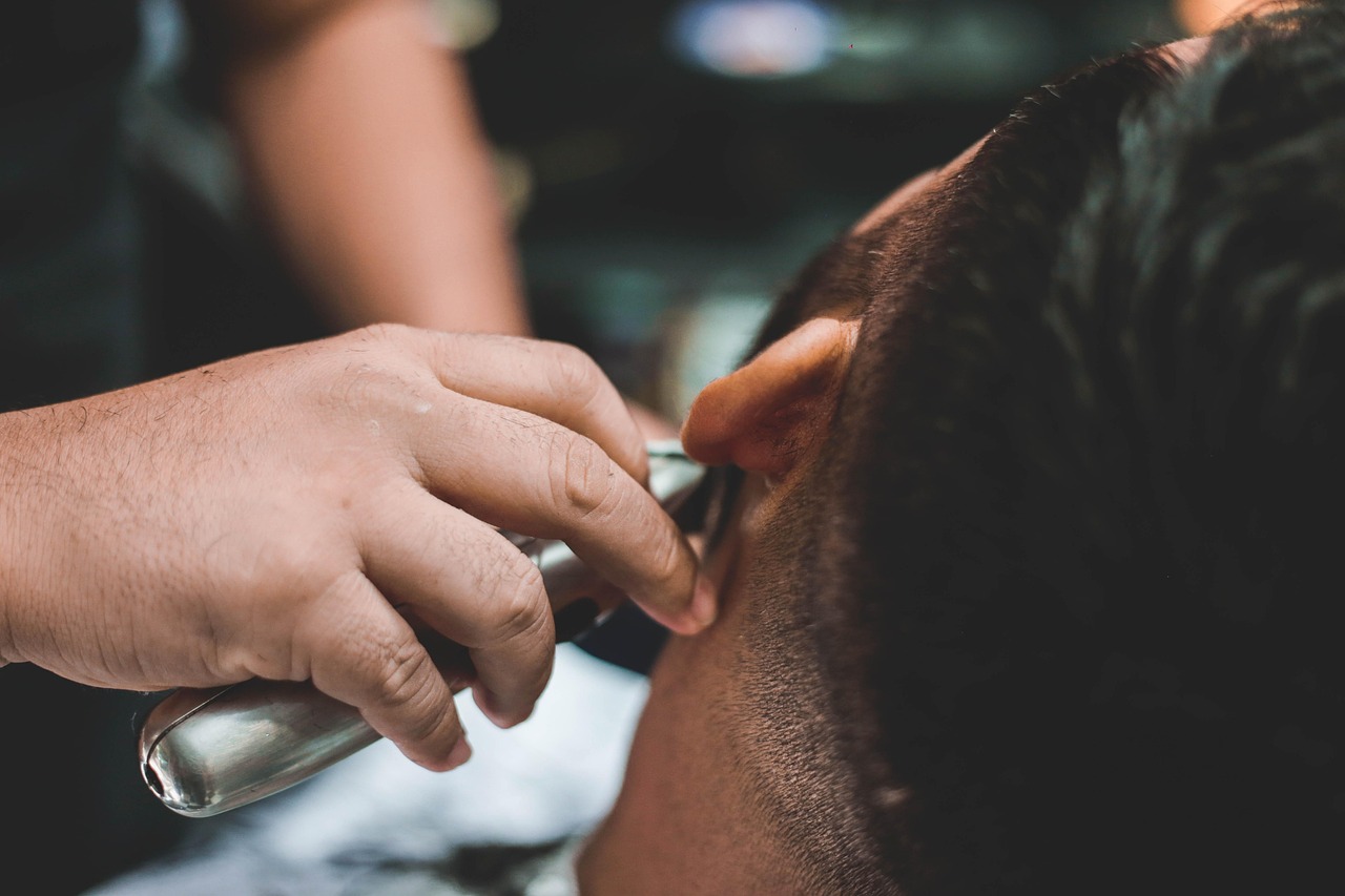 男士流行发型,两侧剃剪风潮的崛起与影响力