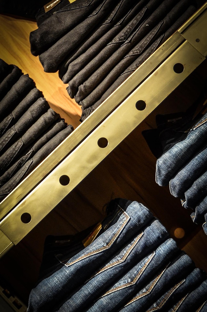 何超琼最新动态,展现商业领袖多元化发展风采