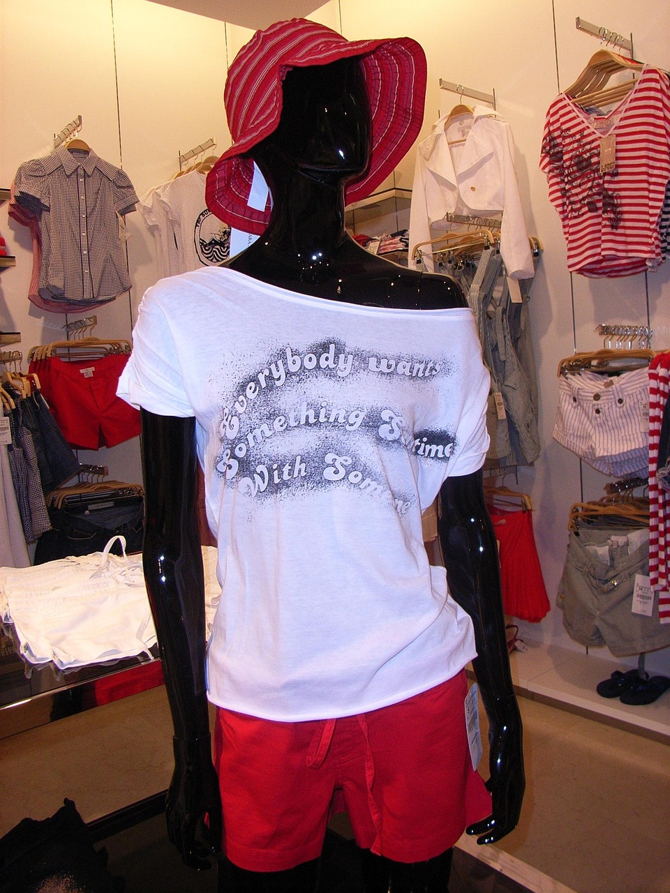 纪梵希新款服饰,时尚与经典的独特交融风采