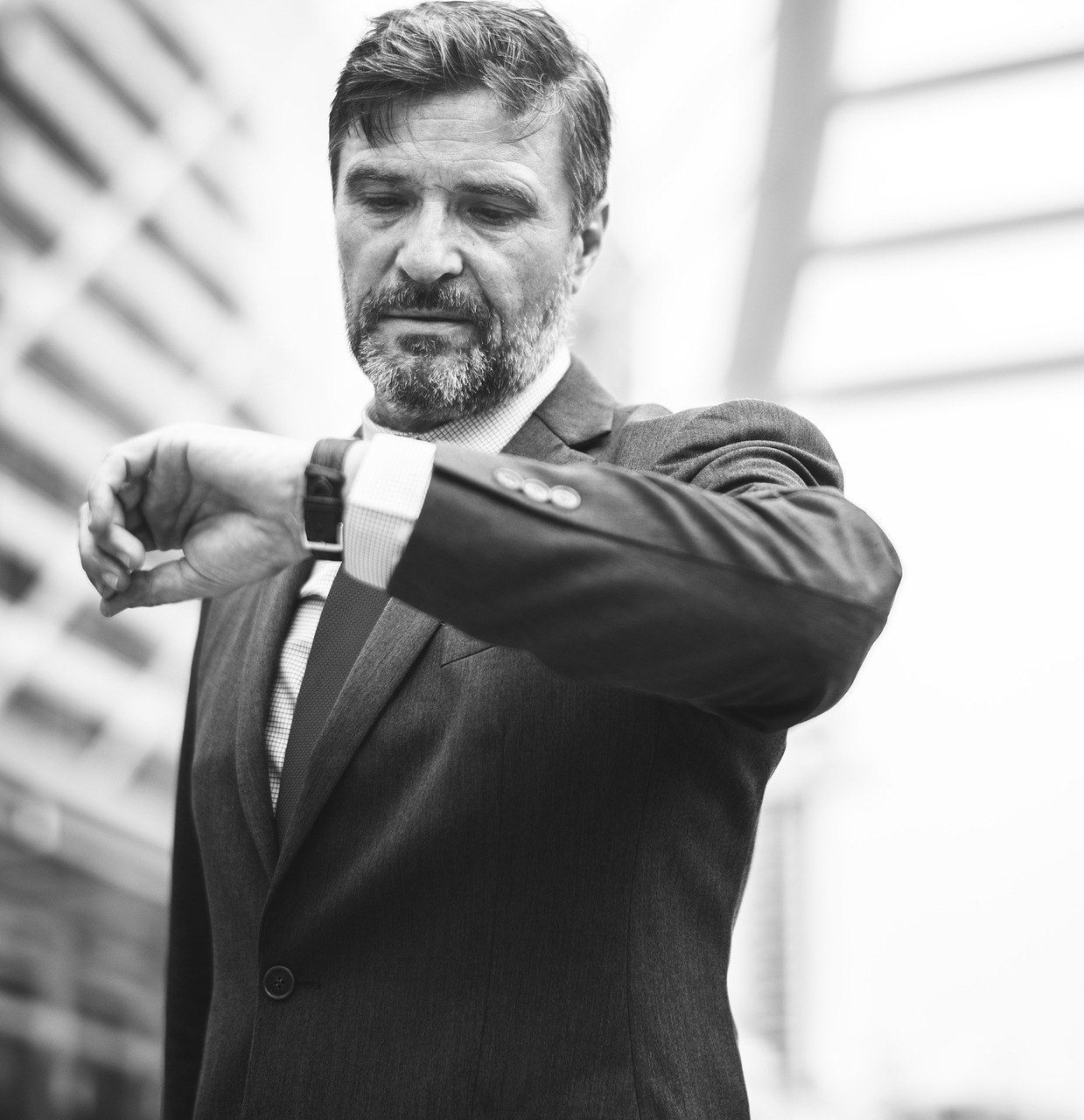 最新趋势下的男性头像设计艺术风采