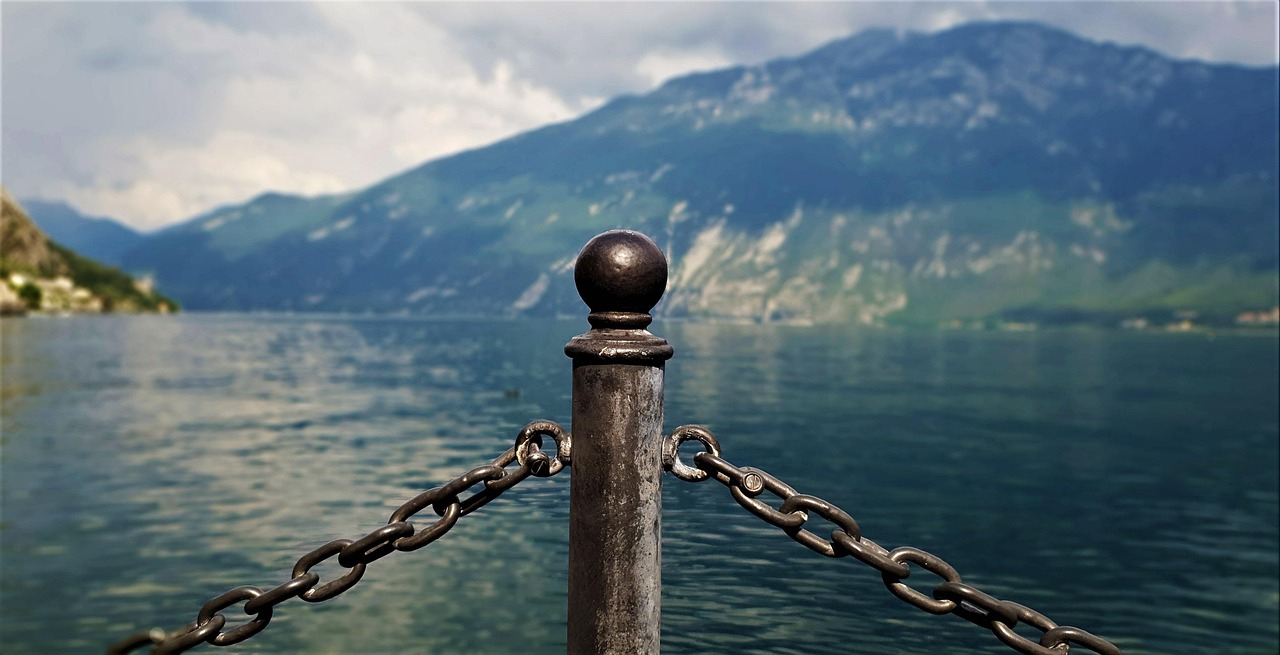 电影奴隶船,揭示历史阴影下的无声呐喊与抗争之路