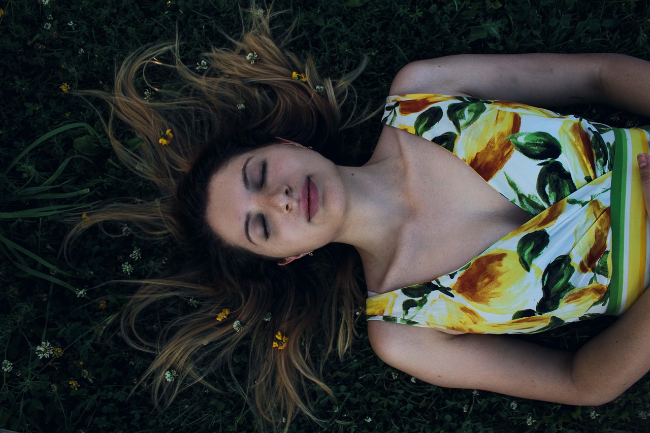 寄居少女演员表及深度角色解析