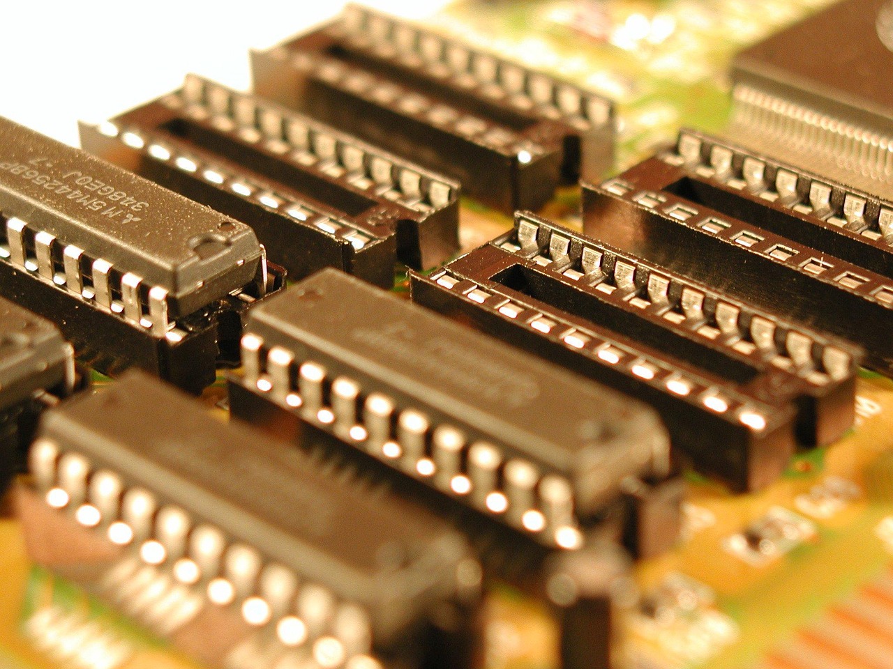 最新塑料机械技术革新与产业进步同步发展