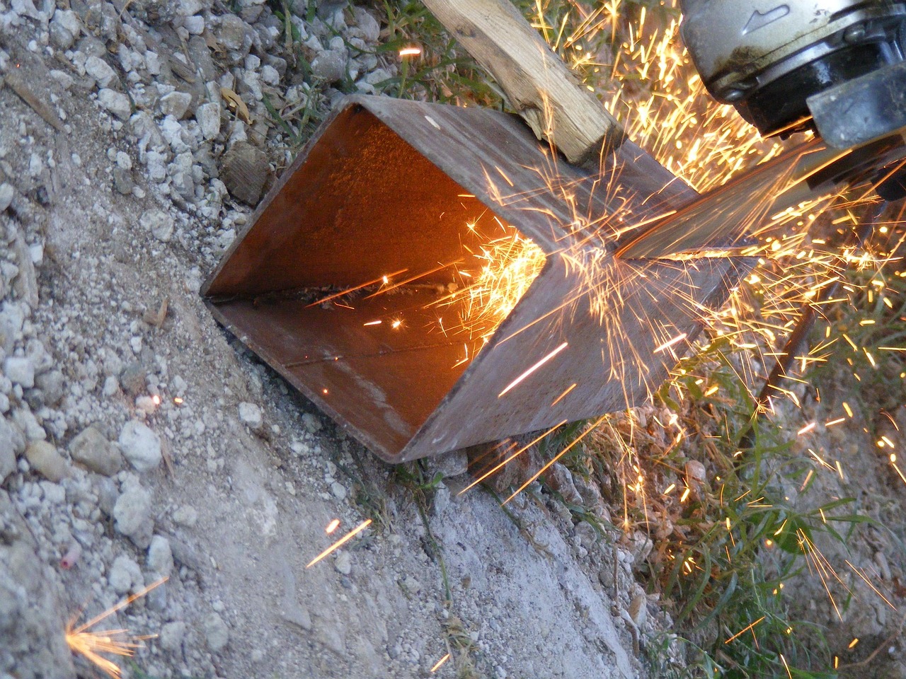 革新传统园艺技术,最新果树切割工具亮相!