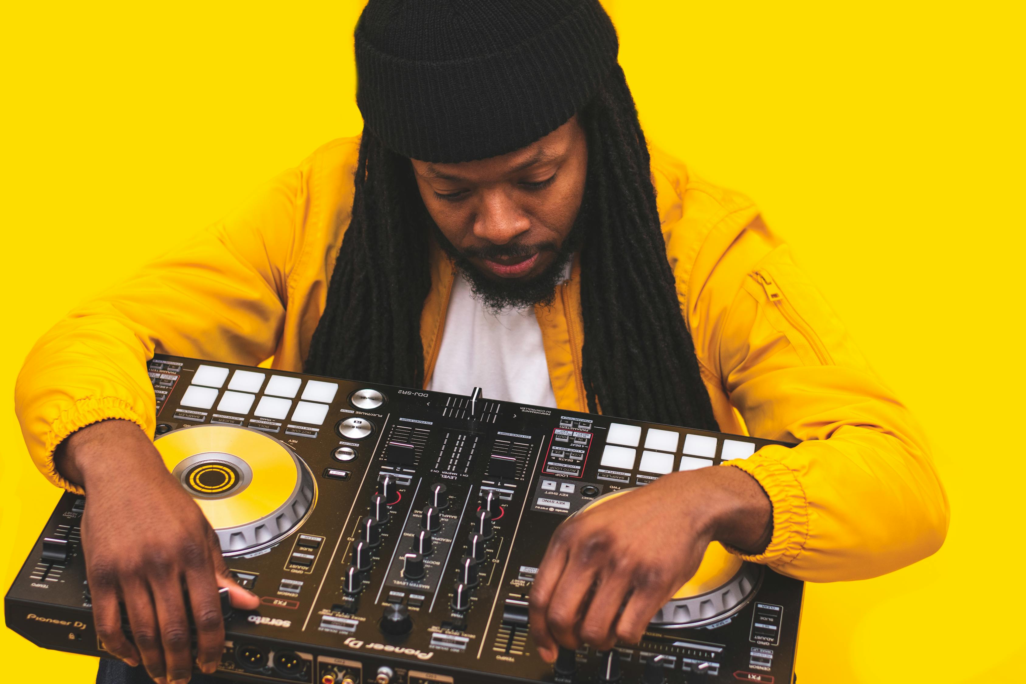 演员熊二的魅力与成长之路,揭秘熊二的演艺之路和独特魅力