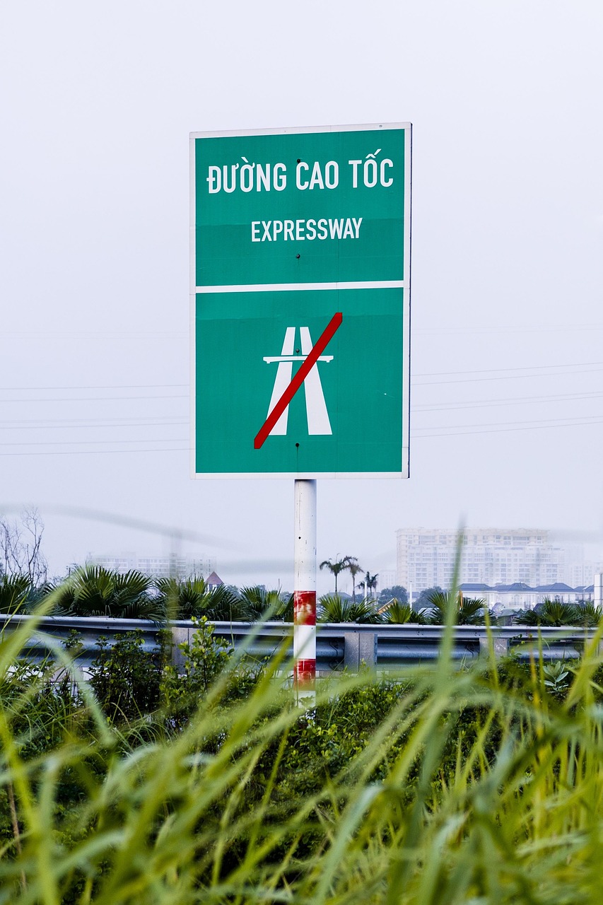 中国邮政速递物流上市,探索与发展之路