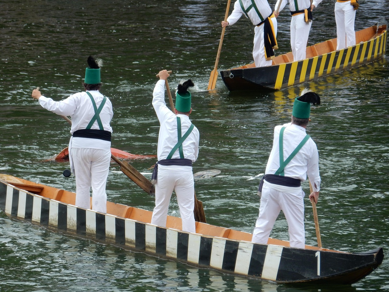 钓龙虾比赛,别开生面的竞技盛宴