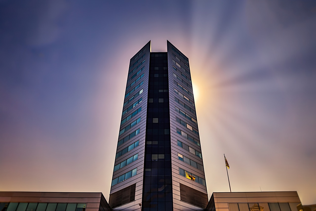 龙光上市之路,企业成功探索与未来展望