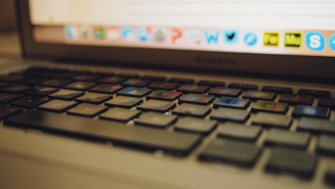 笔记本无线投屏到电视的详细步骤与实用技巧