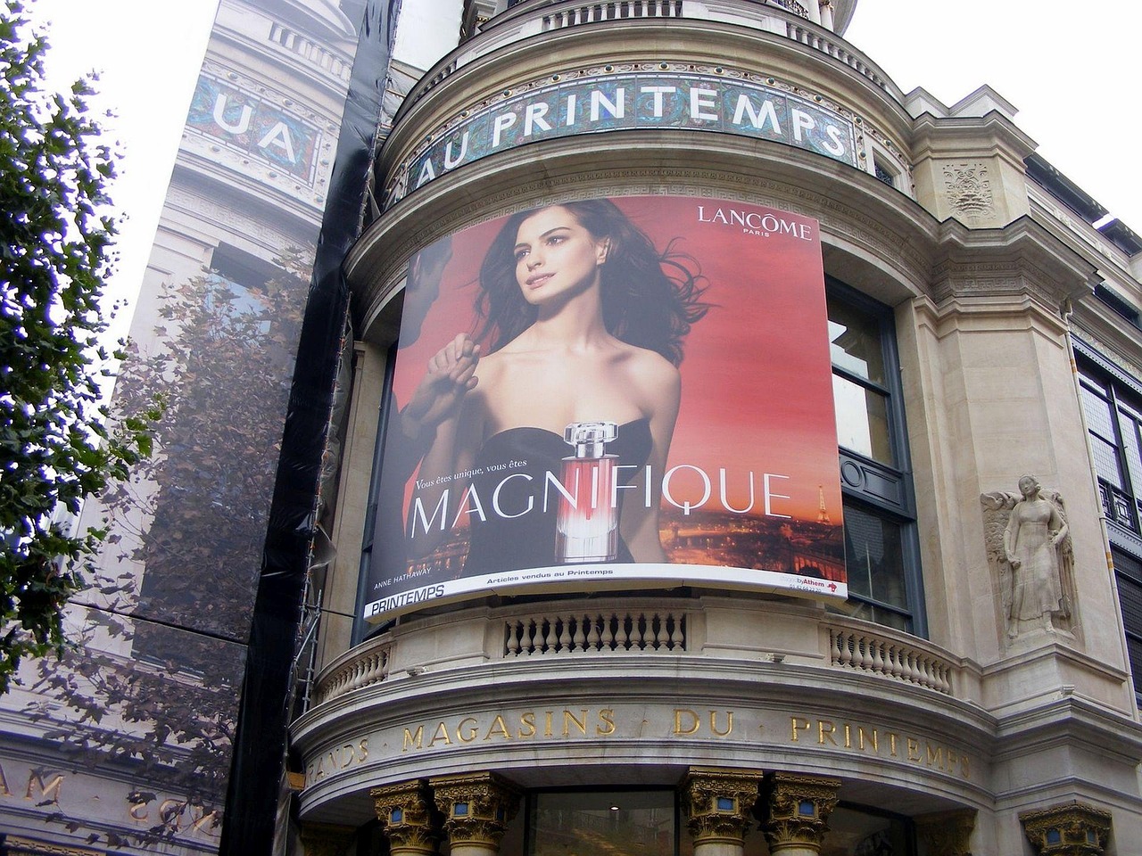 阿玛尼最新广告宣传重塑时尚标杆的魅力风采