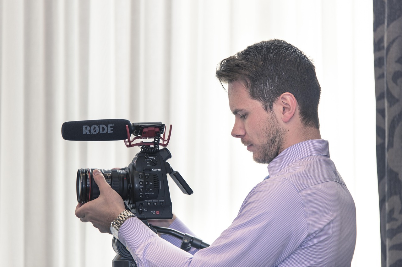 成人电影的多元世界,探索、争议与反思