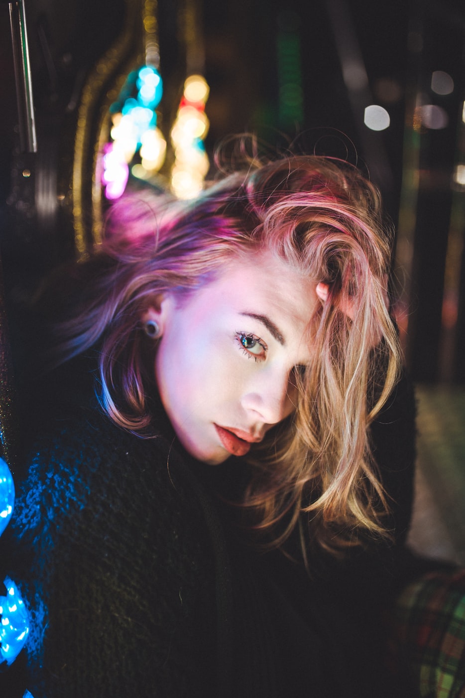 动漫男生冷酷风格手机壁纸,时尚与个性的完美融合