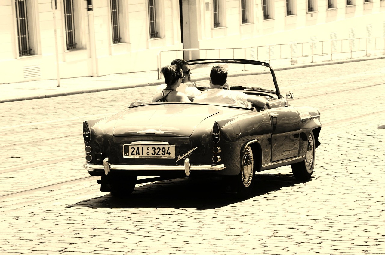 豪华SUV市场新篇章,揽胜上市时间与市场影响力分析