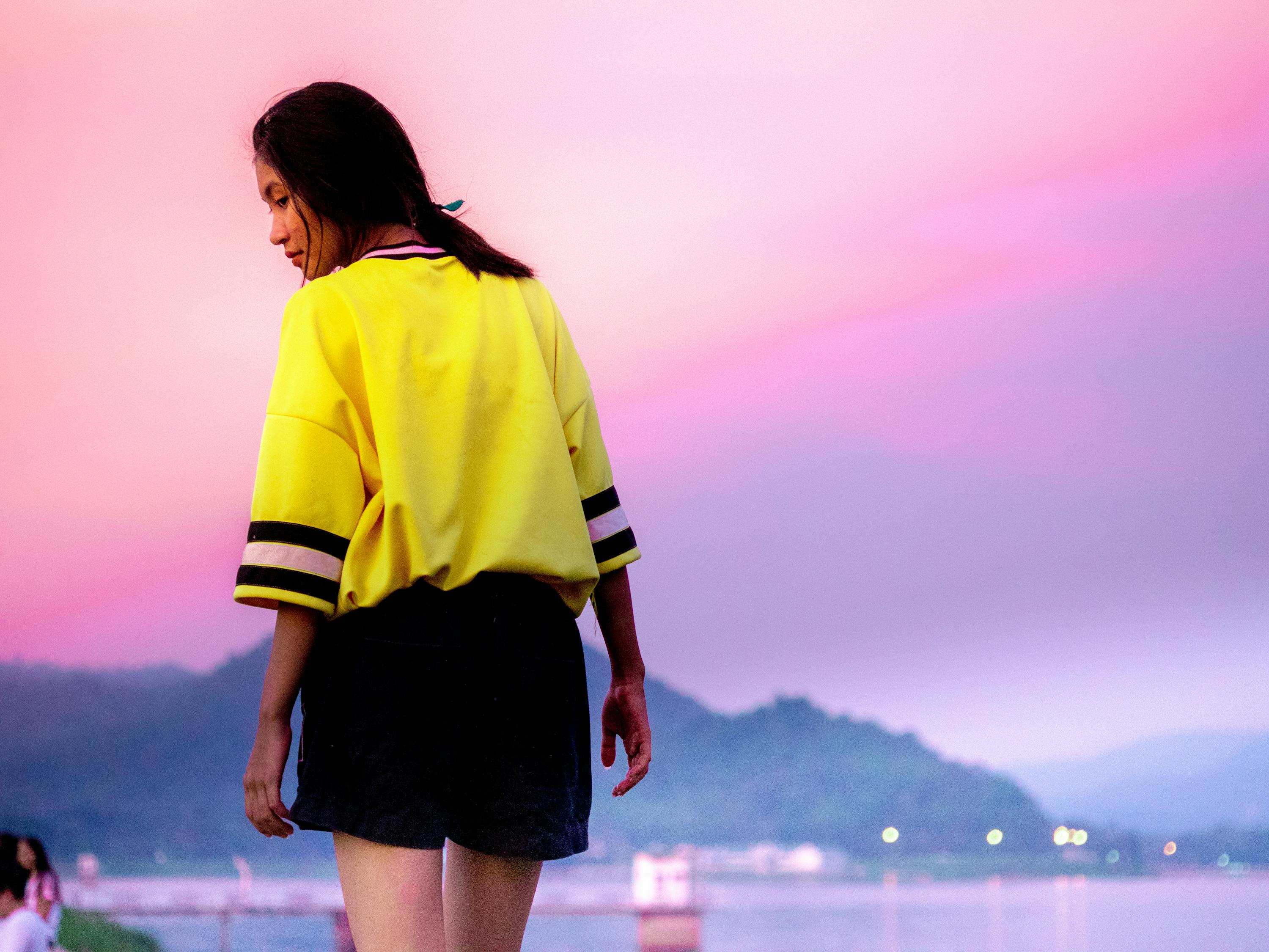 挑战传统审美,胖妹重塑自信之路