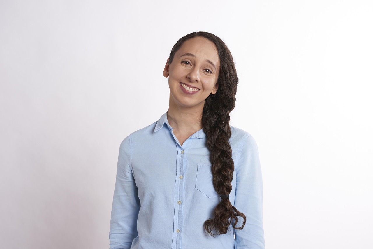 简的女演员，演绎生涯中的魅力风采